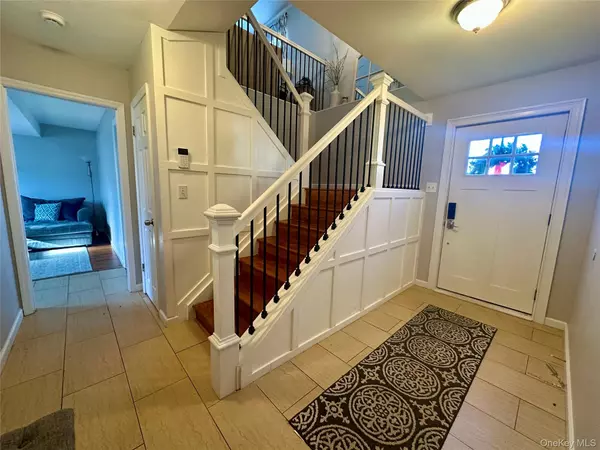 Poughkeepsie, NY 12601,18 Hawkins ST