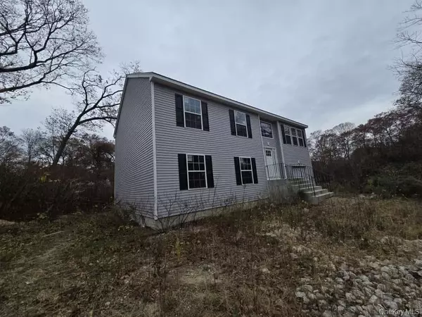 Medford, NY 11763,21 Barbara LN