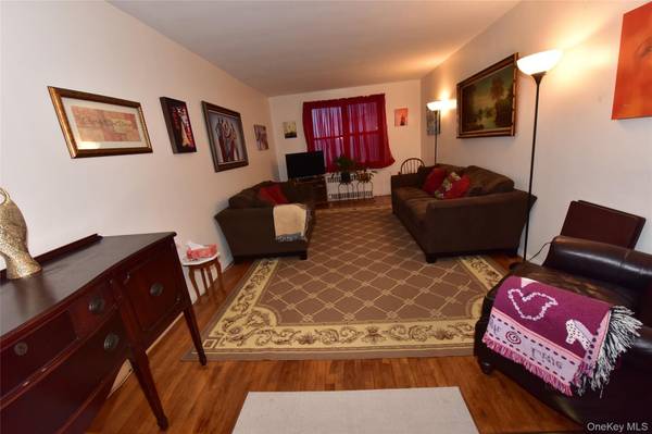 Queens Village, NY 11427,86-70 Francis Lewis BLVD #A46