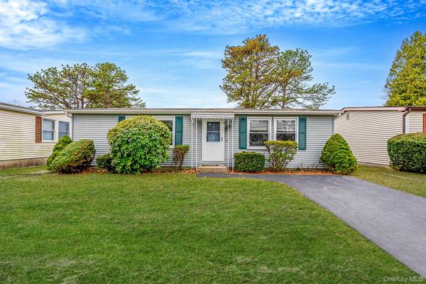 Manorville, NY 11949,22 Limetree DR