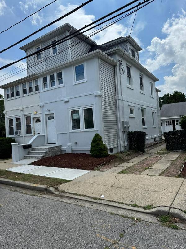 44 Lewis Ave, New Hyde Park, NY 11040