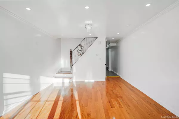 Jamaica, NY 11434,153-05 118th AVE