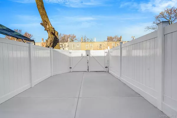 Jamaica, NY 11434,153-05 118th AVE