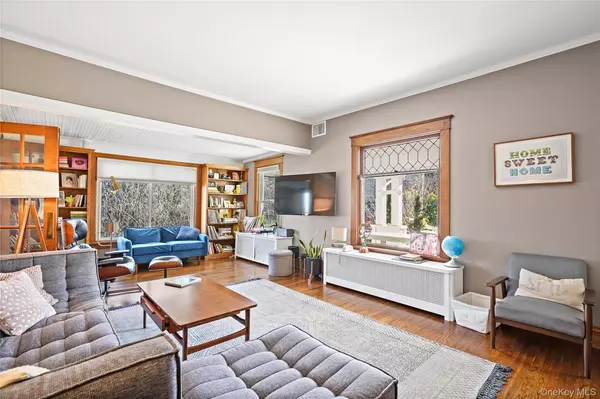 Katonah, NY 10536,51 Edgemont RD