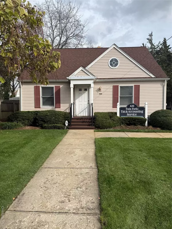 420 Osborn AVE, Riverhead, NY 11901