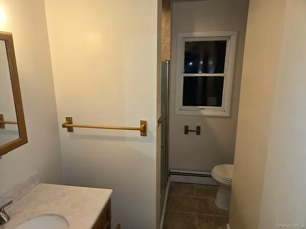 Coram, NY 11727,11 Halliday Rd.