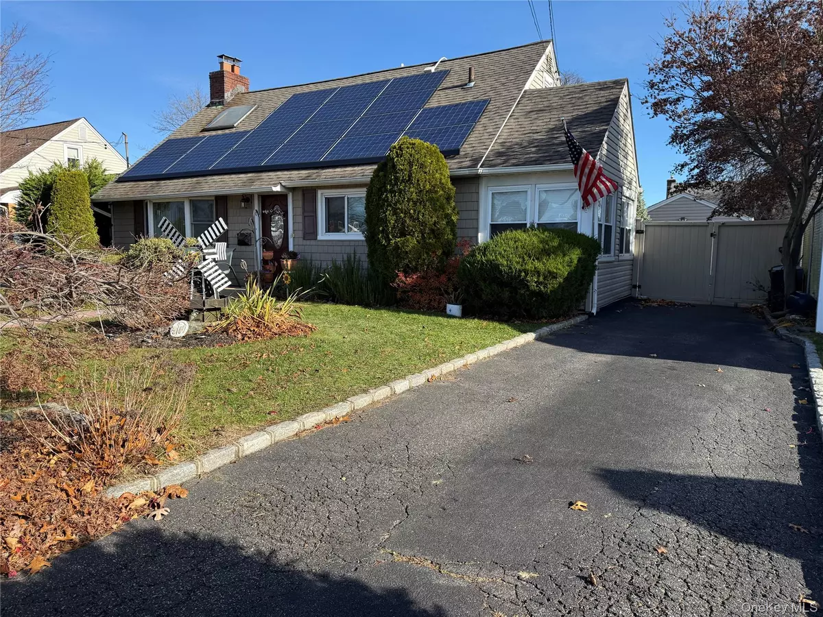 Copiague, NY 11726,8 William ST