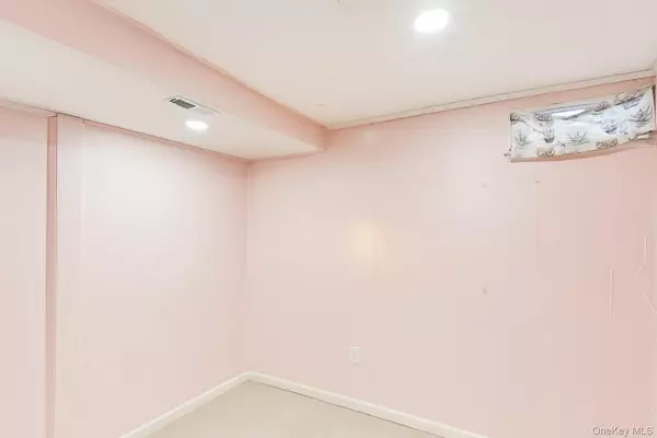 Brentwood, NY 11717,103 Timberline DR