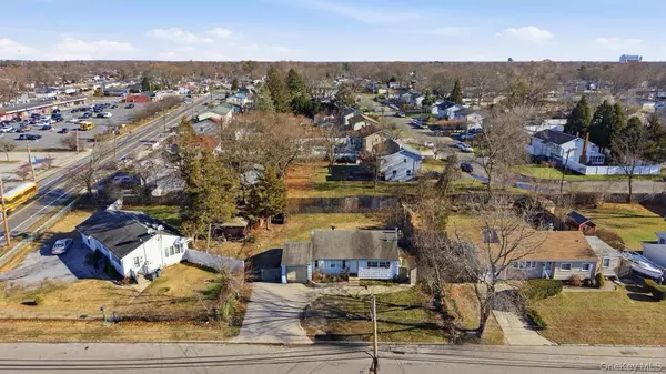 103 Timberline DR, Brentwood, NY 11717