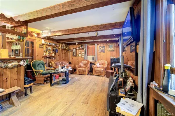 Woodbourne, NY 12788,2 Couzines RD