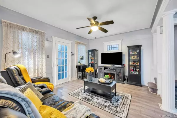 Woodhaven, NY 11421,85-79 98 ST