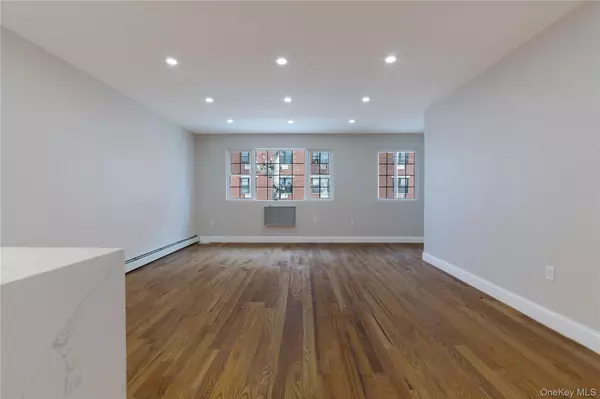 Rockaway Beach, NY 11693,215 Beach 96th ST