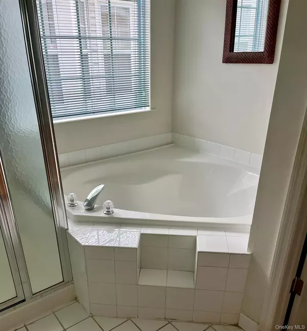 Middle Island, NY 11953,12 Sophia DR