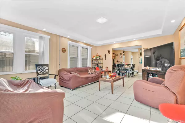 East Elmhurst, NY 11369,26-26 94th ST