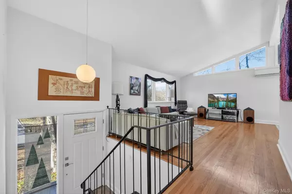 Mohegan Lake, NY 10547,2802 Deer ST