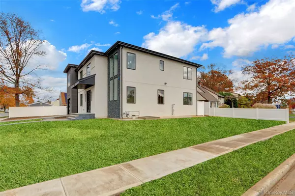 Levittown, NY 11756,1 Gleaner LN