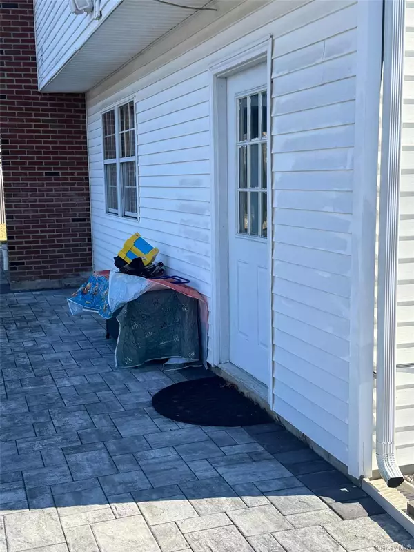 Ronkonkoma, NY 11779,489 Easton ST