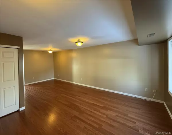 Fishkill, NY 12524,3 Mews CT