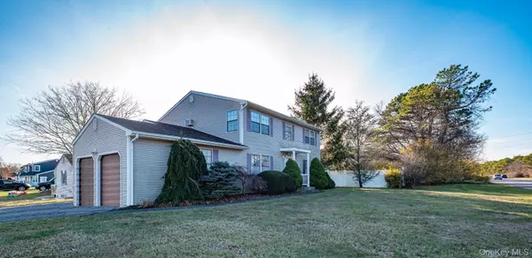 Patchogue, NY 11772,290 E Woodside AVE