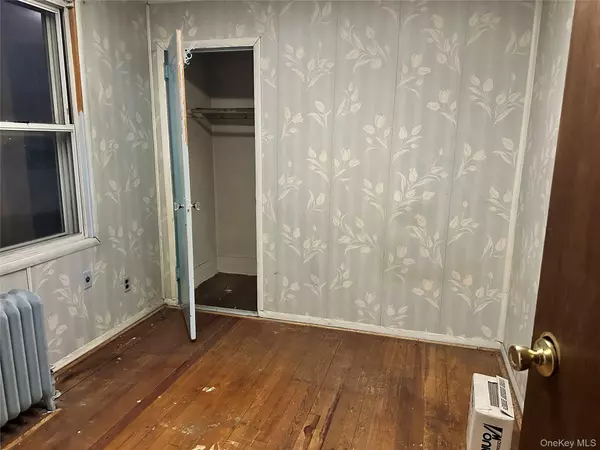 Bronx, NY 10461,2902 Baisley AVE