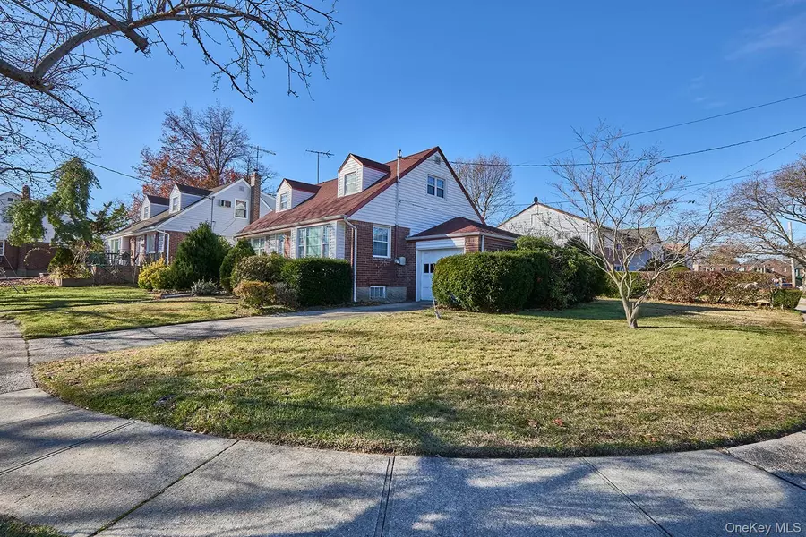 1068 Ashley DR, Valley Stream, NY 11580