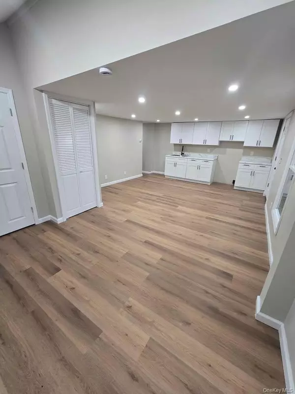 993 N Quaker LN #3, Staatsburg, NY 12538