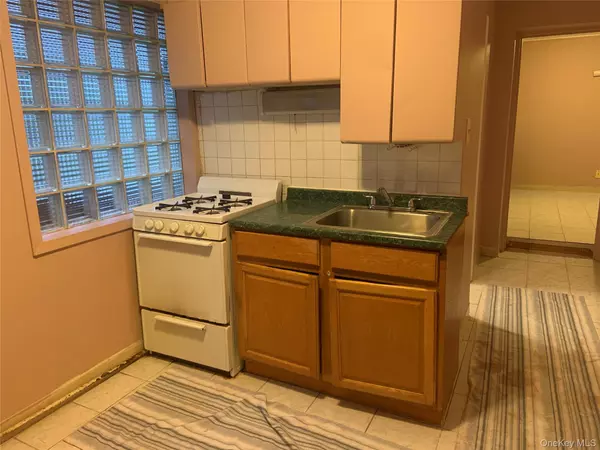 West Hempstead, NY 11552,761 Donlon AVE