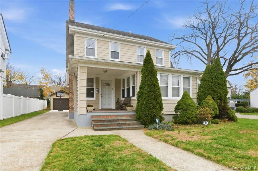 26 Carman AVE, Cedarhurst, NY 11516