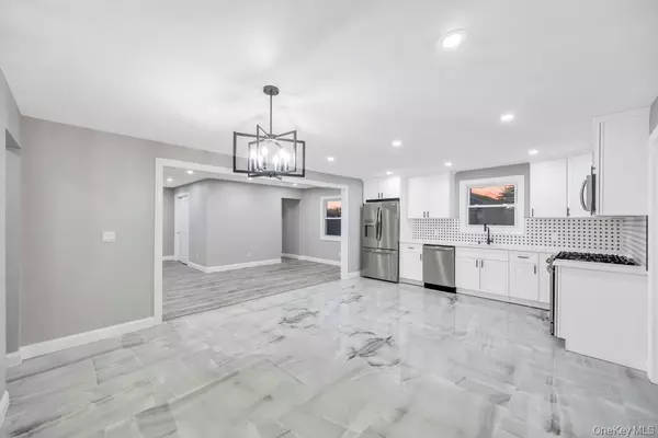 Central Islip, NY 11722,27 Ash ST