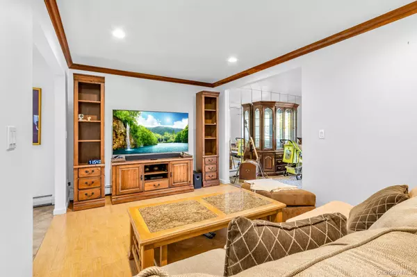 Mahopac, NY 10541,34 Steiner DR