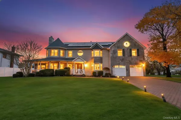 277 Clocks BLVD, East Massapequa, NY 11758