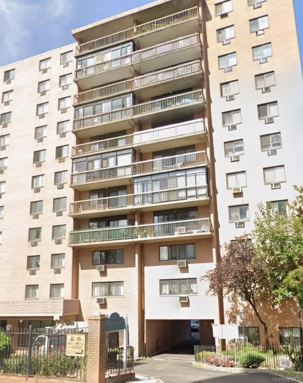 Flushing, NY 11354,136-75 37 AVE #10H