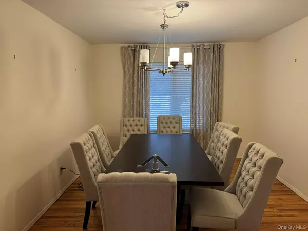 Port Washington, NY 11050,7B Orchard Beach RD