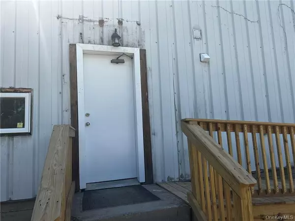 Pine Bush, NY 12566,21 Boniface DR