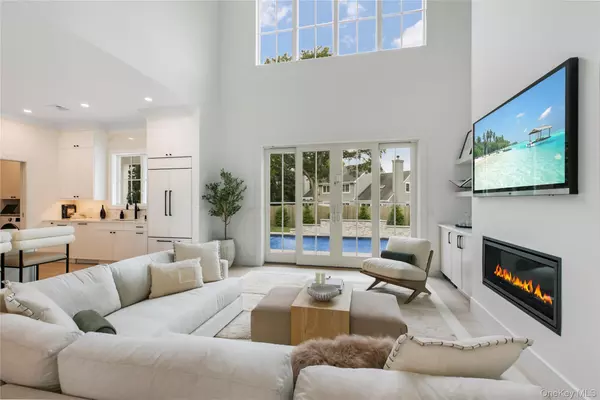 Westhampton Beach, NY 11978,17 Happy LN