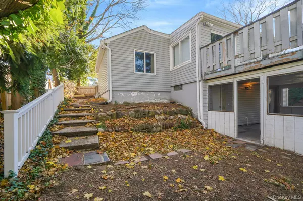 11 Amityville RD, Sound Beach, NY 11789