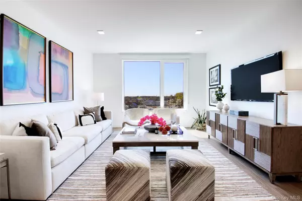 Roslyn, NY 11576,333 Warner AVE #410