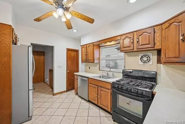 Lynbrook, NY 11563,103 Smith ST