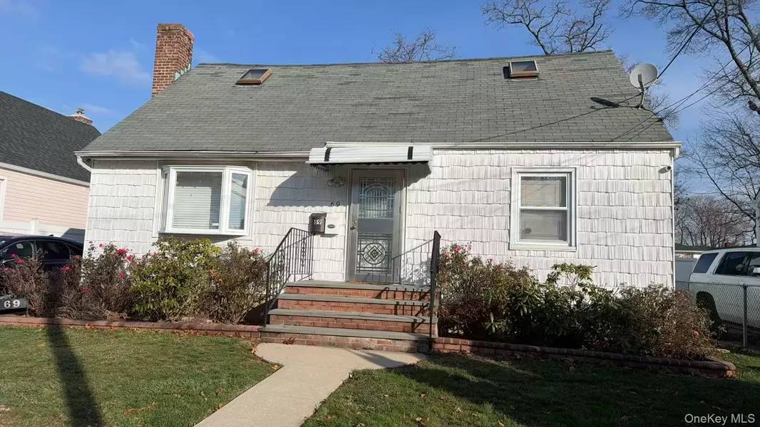 69 Glenmore AVE, Hempstead, NY 11550