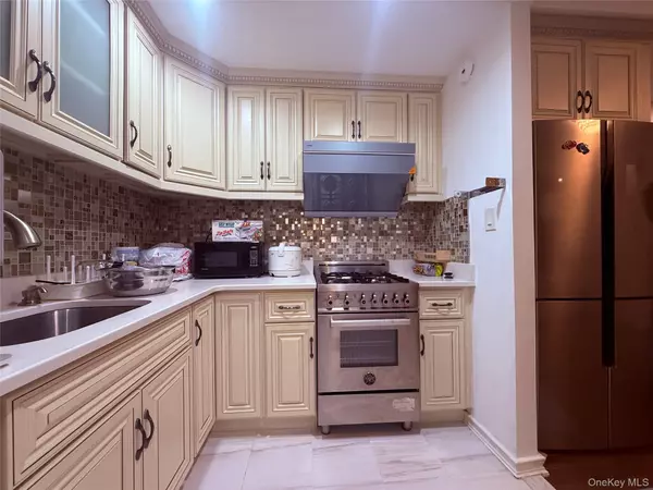 Flushing, NY 11354,144-54 Sanford AVE #55