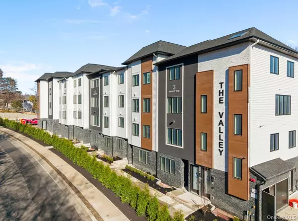 5 Valley WAY #320, Spring Valley, NY 10977