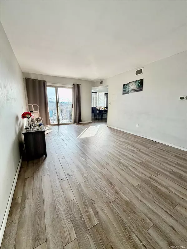 Poughkeepsie, NY 12603,26 Cooper RD #312