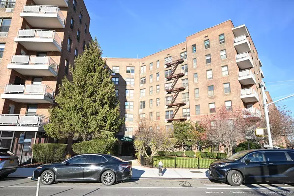 100-25 Queens BLVD #7M, Forest Hills, NY 11375