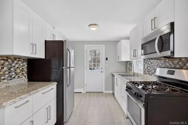 Newburgh, NY 12550,23 Bridle PATH