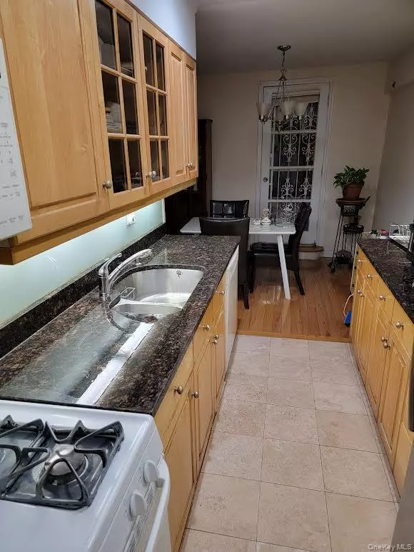 Flushing, NY 11354,14055 34th AVE #6C