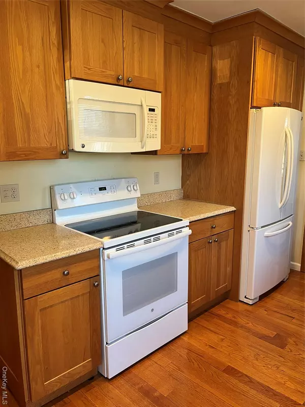 East Norwich, NY 11732,7 Floyd PL