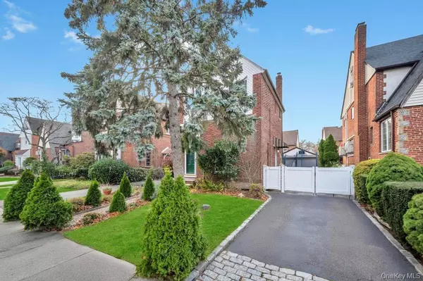 Valley Stream, NY 11581,88 Marlboro RD