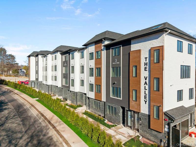 5 Valley WAY #321, Spring Valley, NY 10977