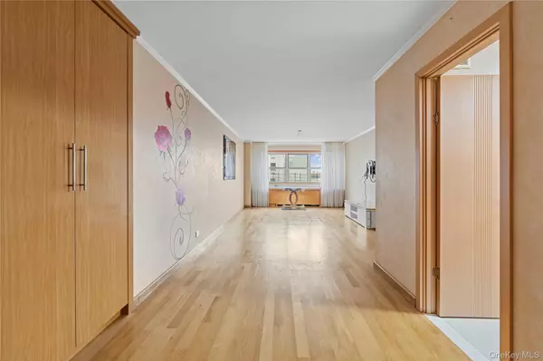 Forest Hills, NY 11375,102-10 66th RD #3B