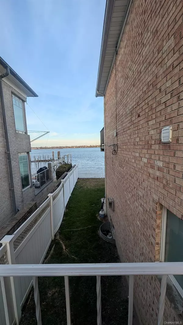 Whitestone, NY 11357,15095 Powells Cove BLVD